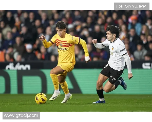 足球明星与嘴炮对决：场内场外的荣耀与争议交织的传奇故事