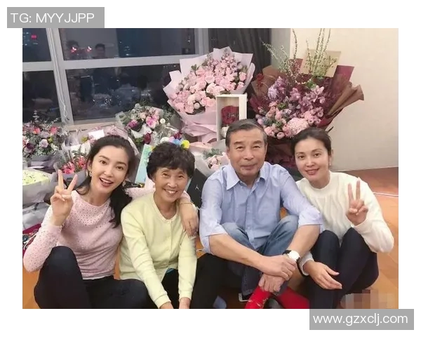 足球明星与家人温馨合影展现幸福生活的美好瞬间