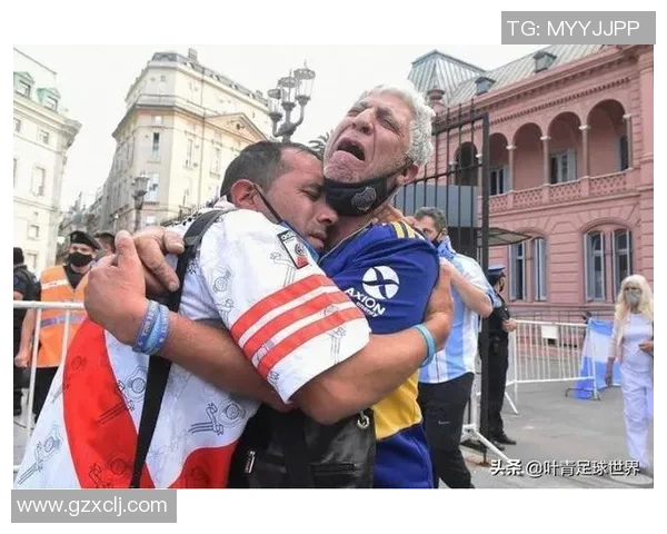 足球明星化身老者街头斗殴引发热议背后真相令人震惊