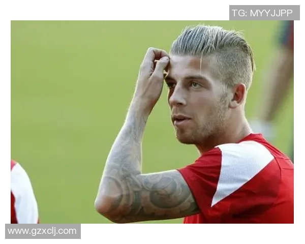 女性足球明星发型多样化展示时尚魅力的图片合集